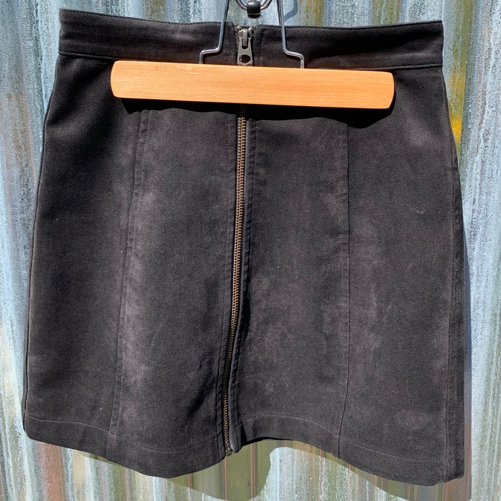 Front-zip black faux-suede skirt